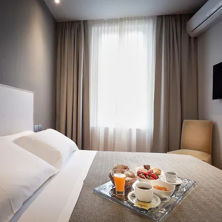 Hnn Luxury 3* جنوة